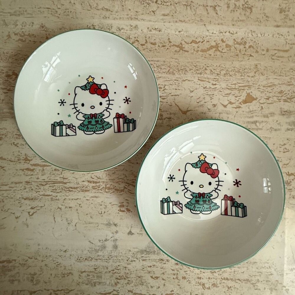 Hello kitty Christmas tree theme pasta bowls set of two